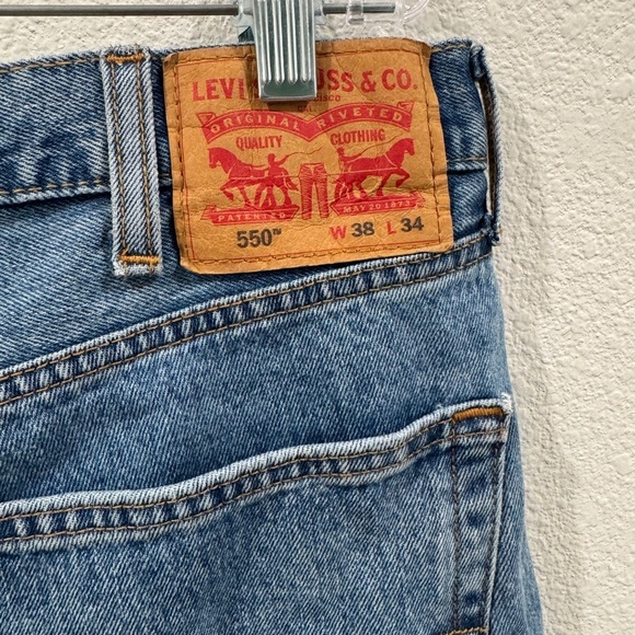 Levi's Men's 550 Relaxed Mid Rise Relaxed Fit Tapered Leg Blue Jeans Size 38 - Picture 3 of 13